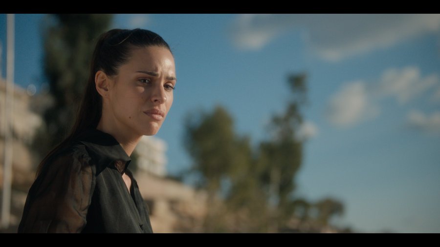 PORTO_LEONE_EP005_STILLS.Sub.14_2210a.png