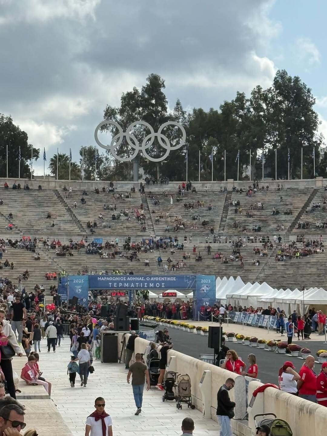 Τι να πρωτοπώ γι αυτό το πλάσμα Τι να πρωτοπώ γι αυτή τη γυναίκα Είσαι αερικό είσαι ψυχή 14 ae305