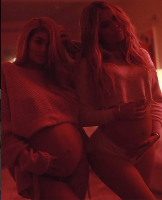 f924b203000e kylie jenner khloe kardashian baby bumps instagram z.jpg e2e0f