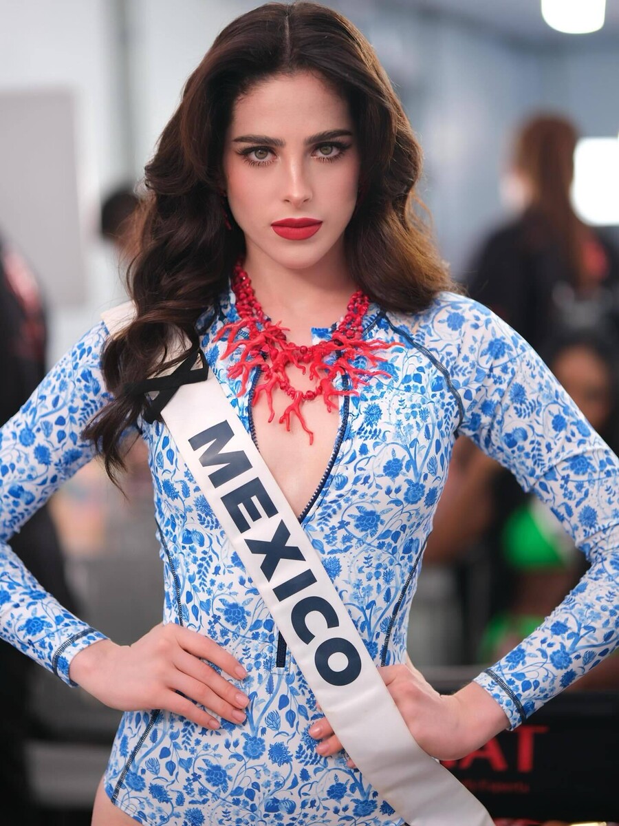 Miss_Universe_Miss_Mexico_Fatima_2_c8cdc.jpg