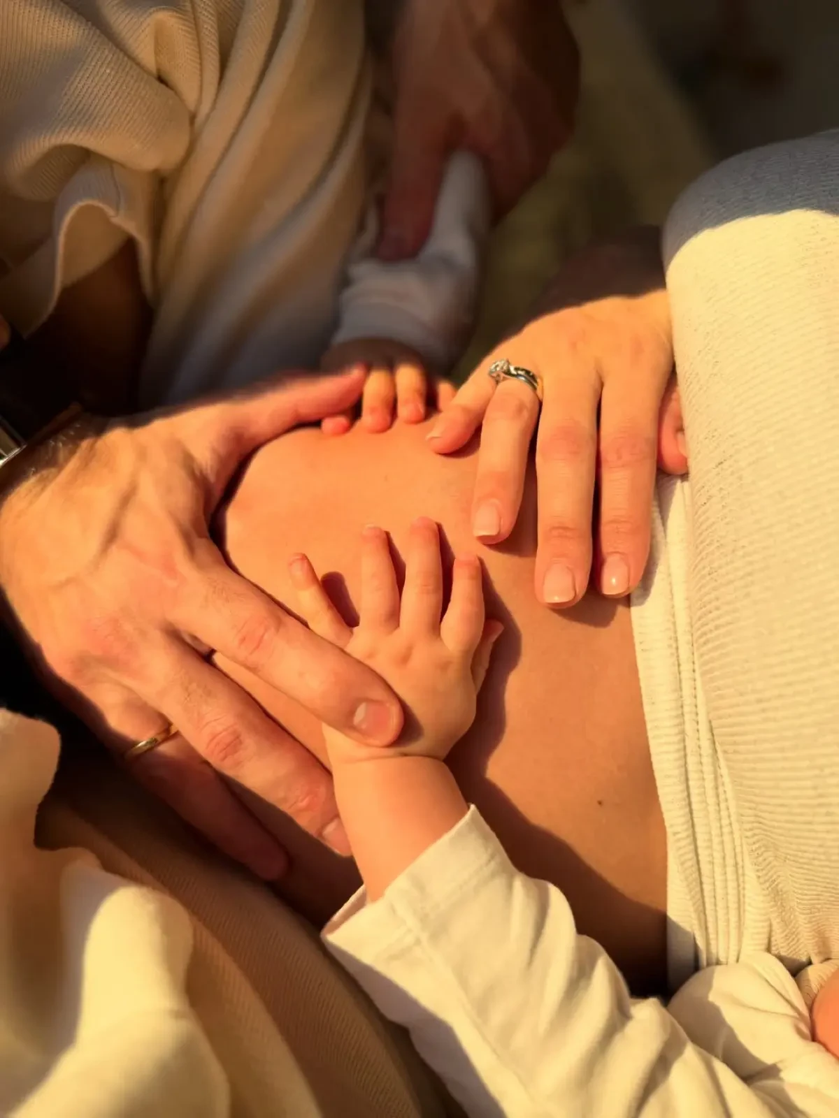 natalia kirikou egkymosini.jpg 23f94