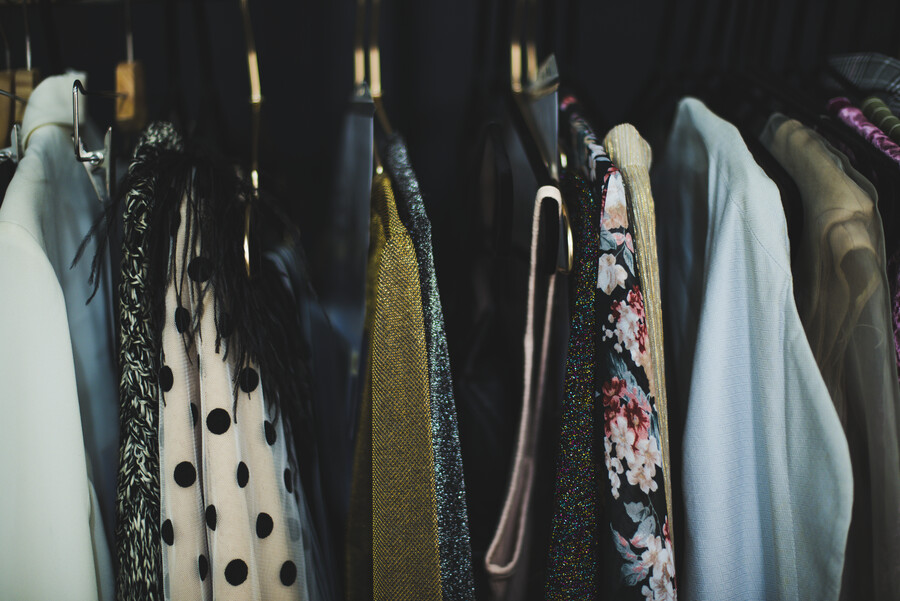 close-up-clothing-rack_d8ba5.jpg