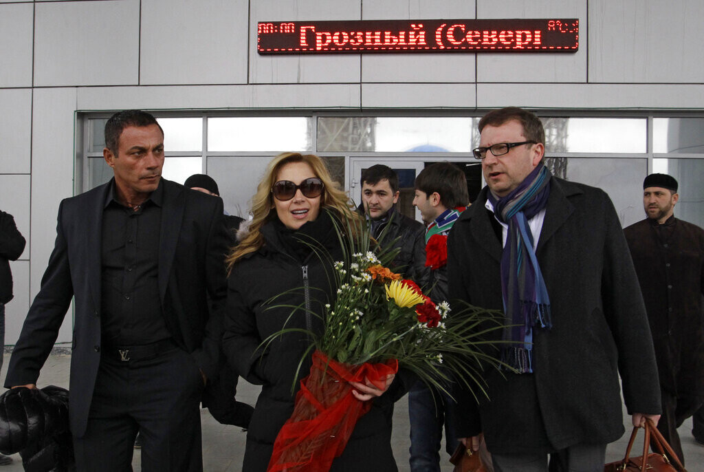 AP110308118998 c8215