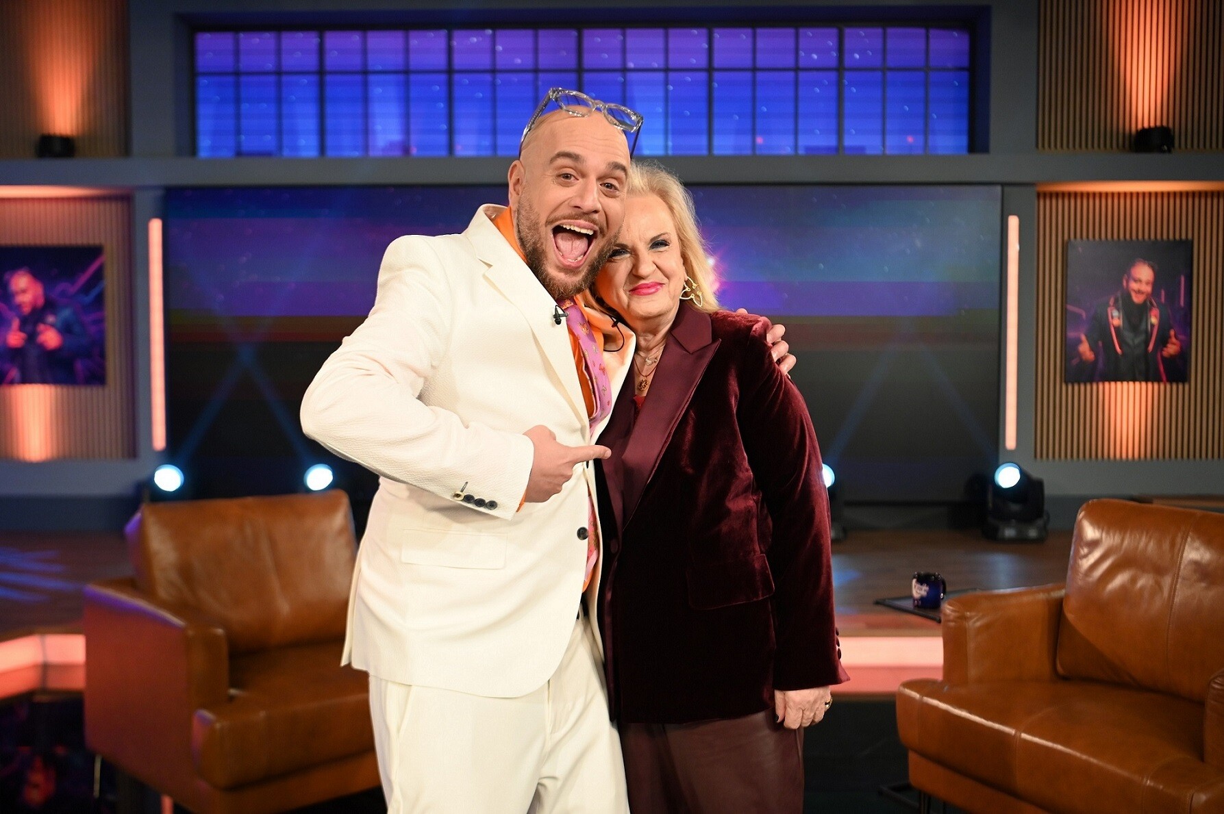 ΣΤΗΝ ΑΓΚΑΛΙΑ ΤΟΥ ΦΑΝΗ ΕΠ.15 ΦΑΝΗΣ ΛΑΜΠΡΟΠΟΥΛΟΣ ΜΑΤΙΝΑ ΠΑΓΩΝΗ 01 cfe6f