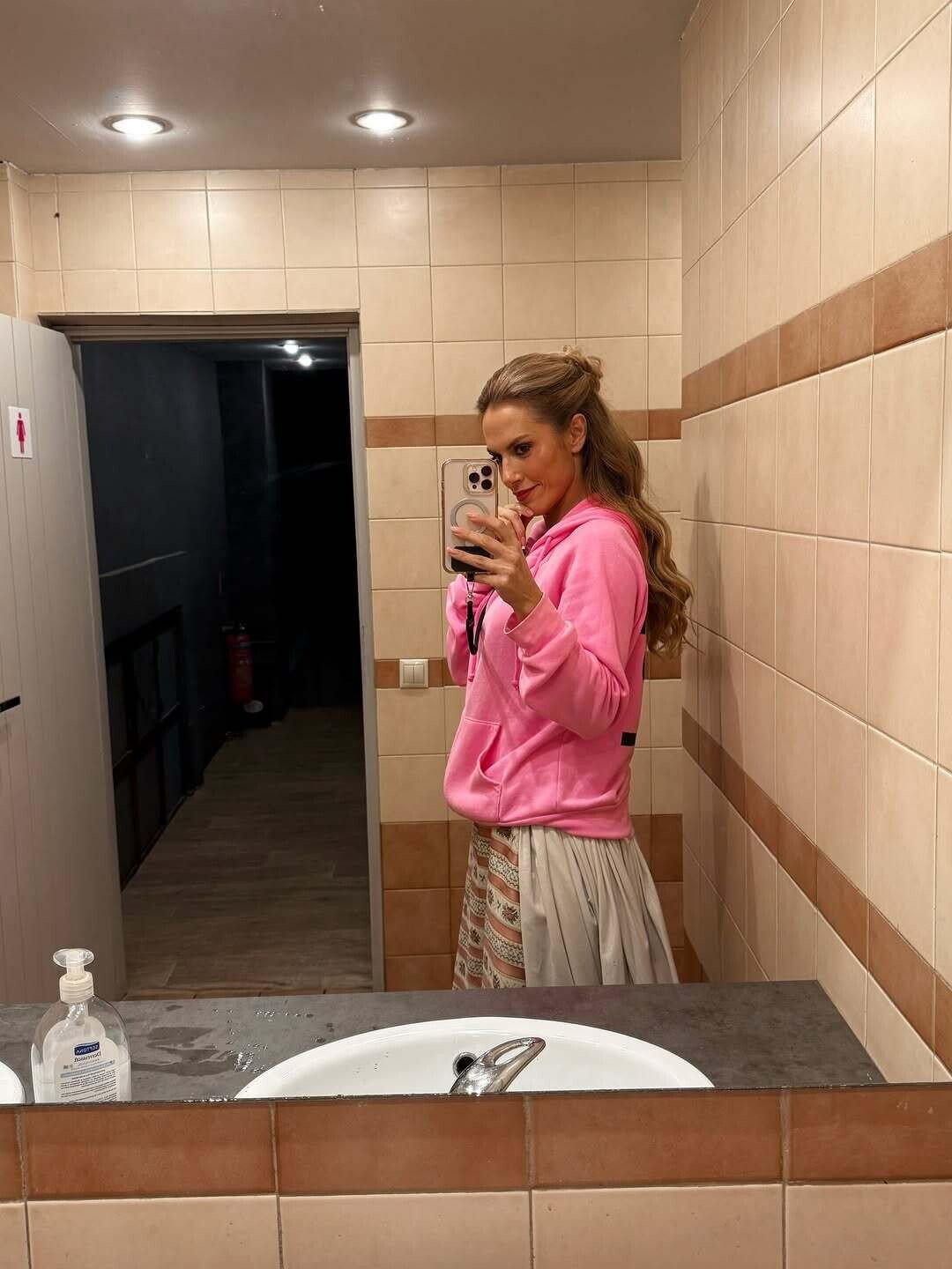 SnapInsta.to 581872898 18549535813042298 4239629359122249613 n bb400