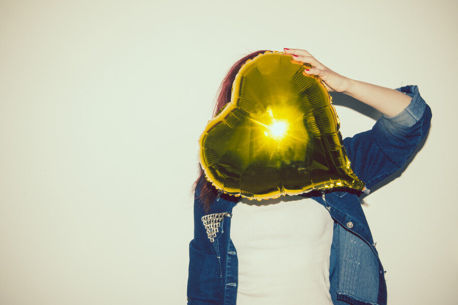 hidden-woman-balloon_9899f.jpg
