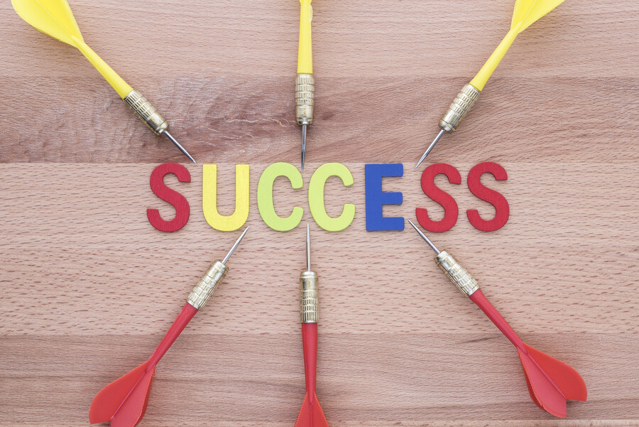 six-dart-run-success-target-wooden-background_9d313.jpg