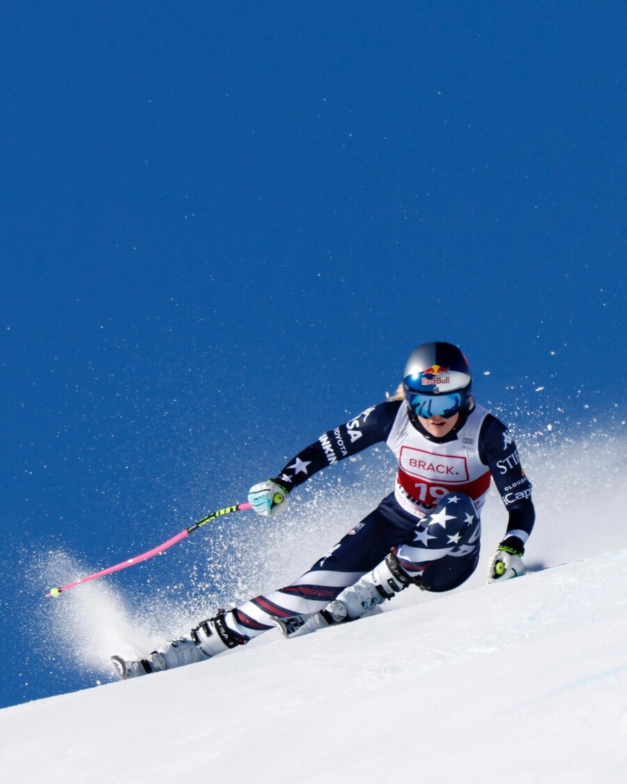 LINDSAY_VONN_ATYXIMA_8_4f273.jpg