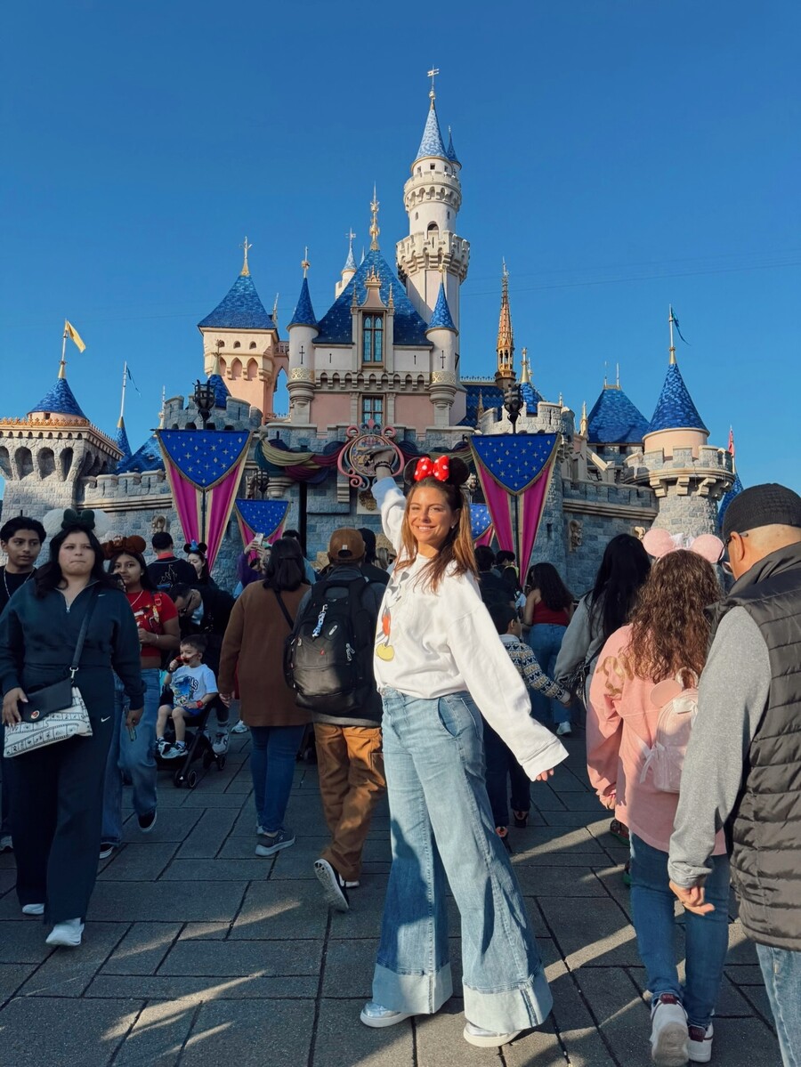 MENOUNOS_FAMILY_DISNEYLAND_4_191ed.jpg