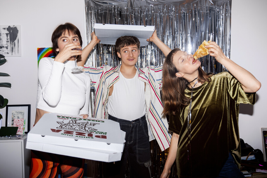 friends-party-with-delicious-pizza_36bc0.jpg