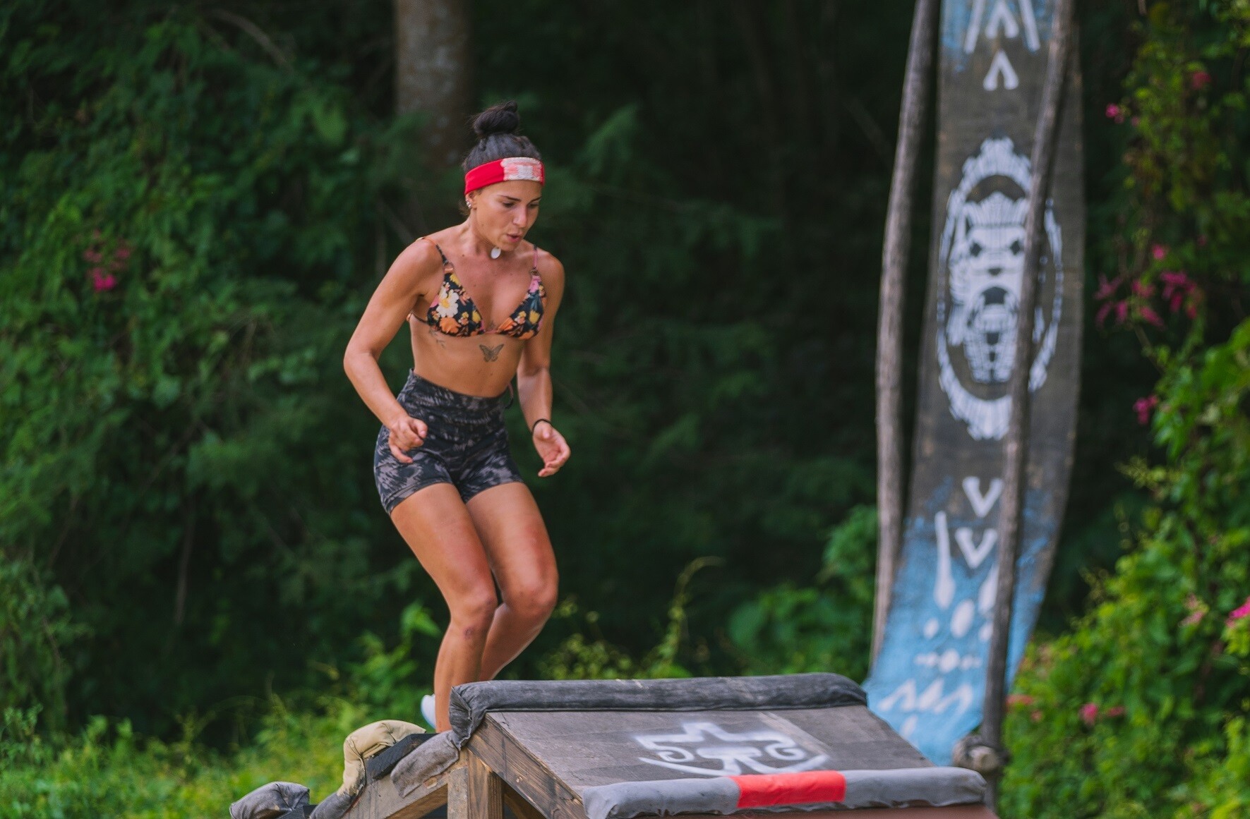 SURVIVOR ΚΕΛΛΥ ΜΠΟΦΙΛΙΟΥ ad62c