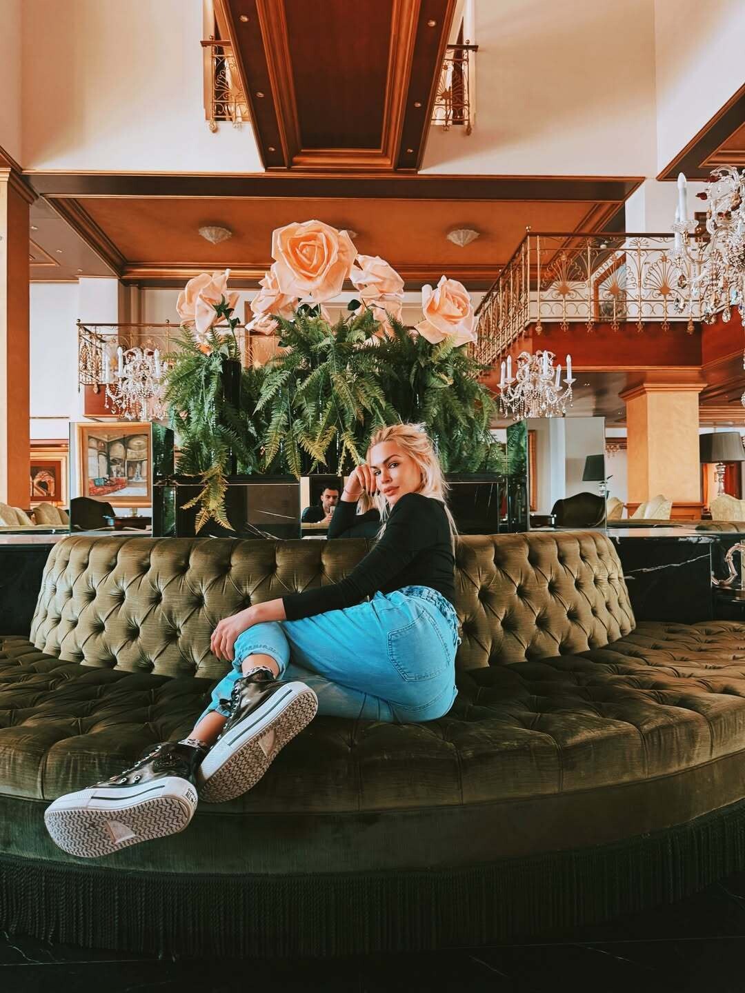 SnapInsta.to 641244585 18564060316063917 2446325763611052128 n 3078c