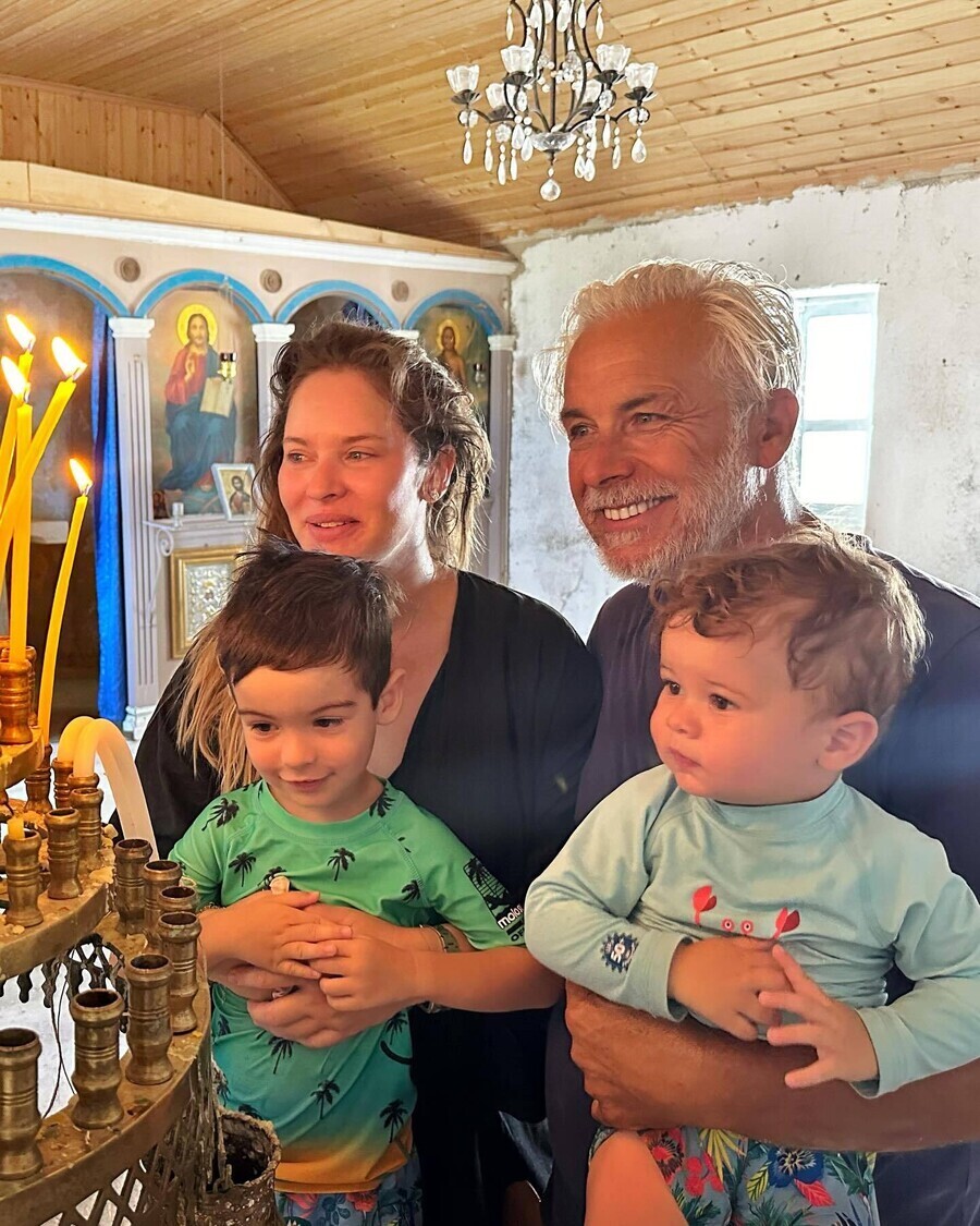 Anita kai Xristopoulos 21e45 42944