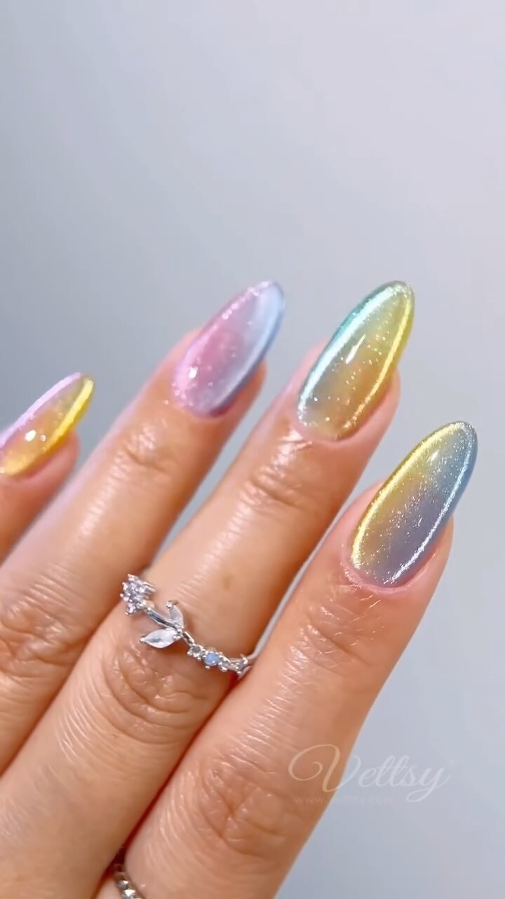 RAINBOW_CAT_EYE_NAILS_3_80da4.jpg