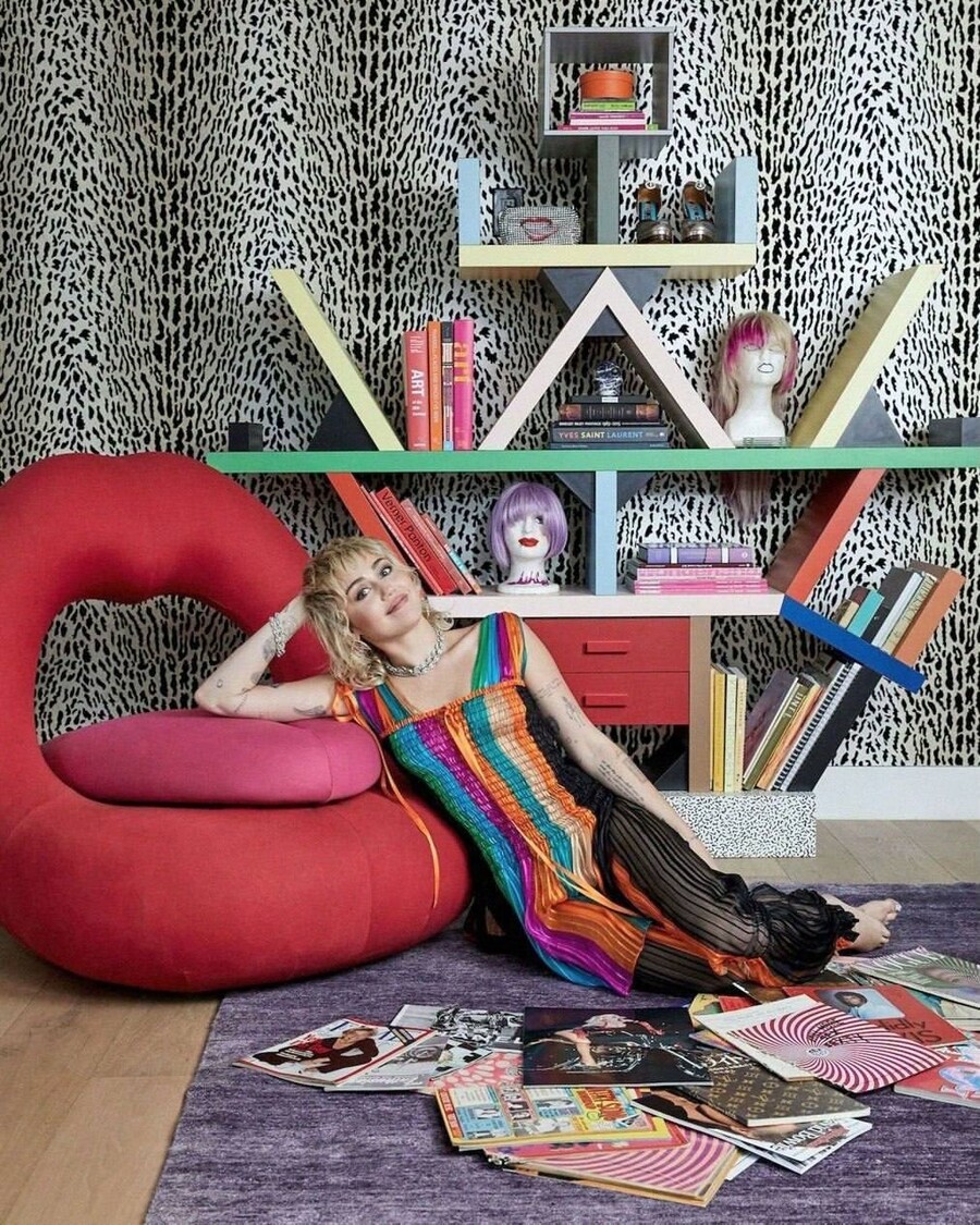 MILEY_CYRUS_HOME_1_5bc6f.jpg