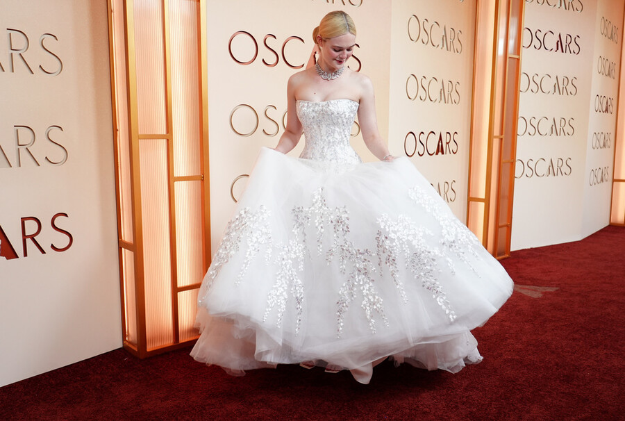 ELLE_FANNING_OSCARS_1_757d1.jpg