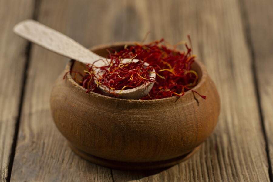 saffron-spice-still-life-arrangement_a2cb2.jpg
