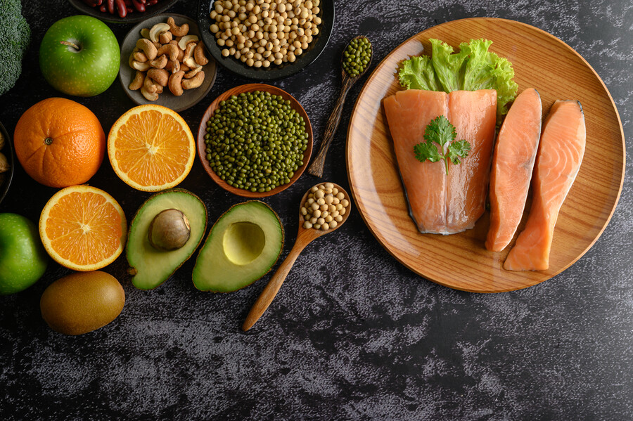 legumes-fruit-salmon-pieces-wooden-plate_5a120.jpg