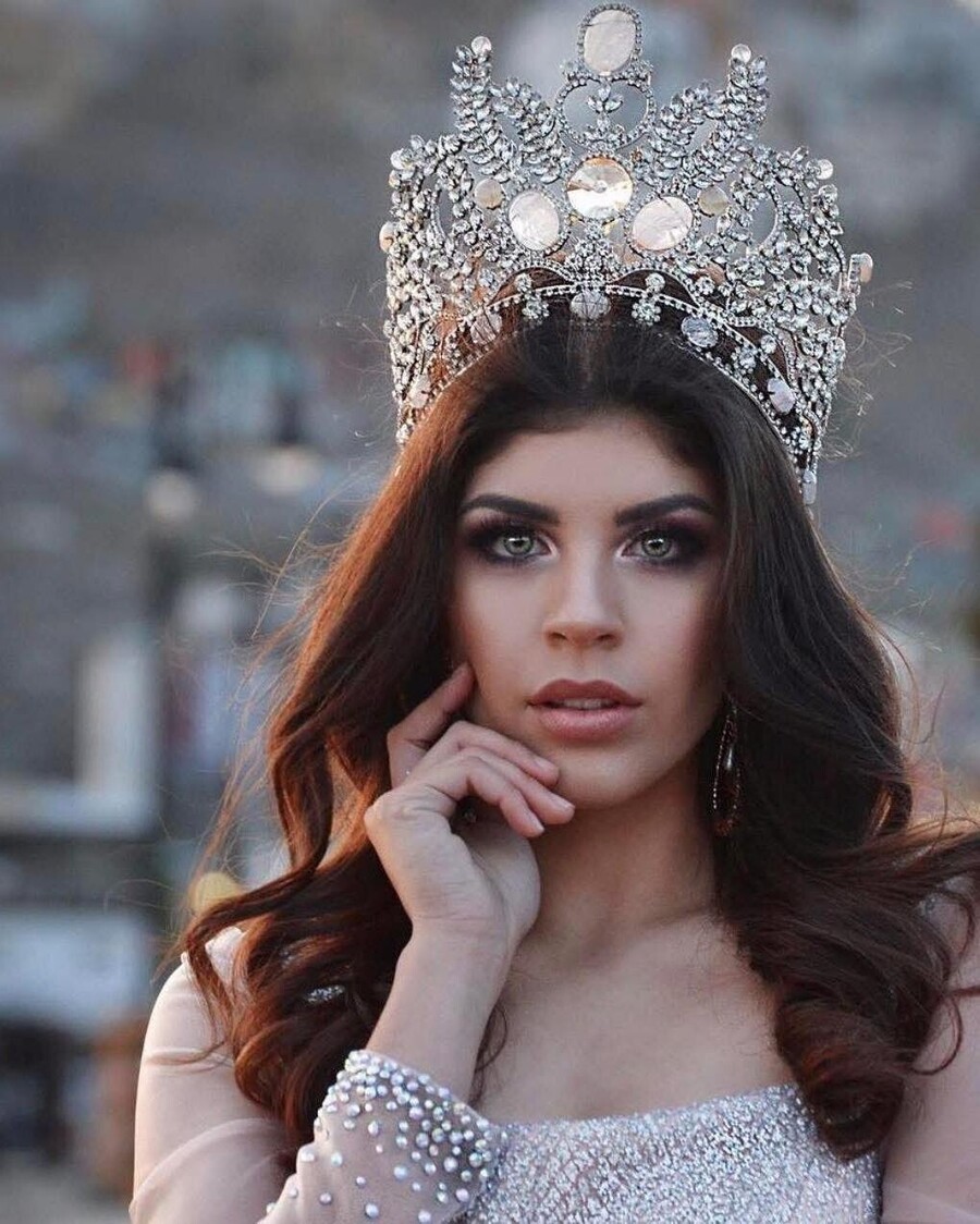 CAROLINA_FLORES_2_608ab.jpg