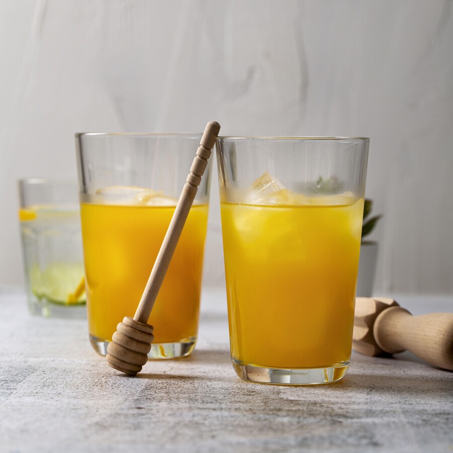 tasty-orange-juice-with-ice-cubes_f61f1.jpg