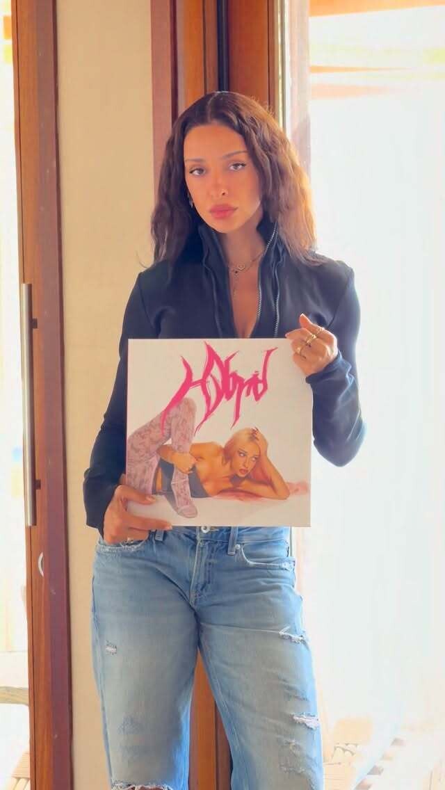 FOUREIRA_VINYLIO_1_feca3.jpg
