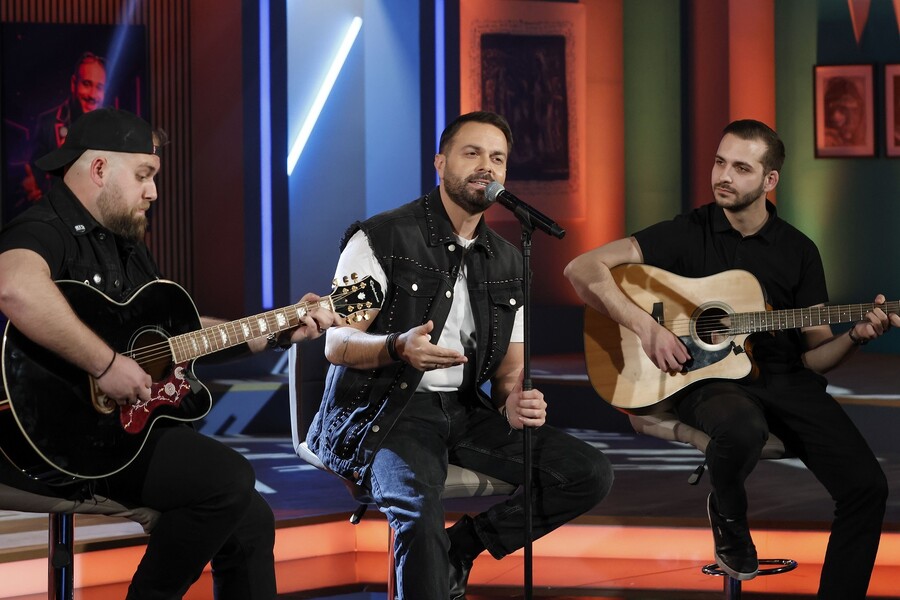 STIN_AGKALIA_TOU_FANI_VRETTOS_KAI_KWNSTANTINIDIS_5_03884.JPG