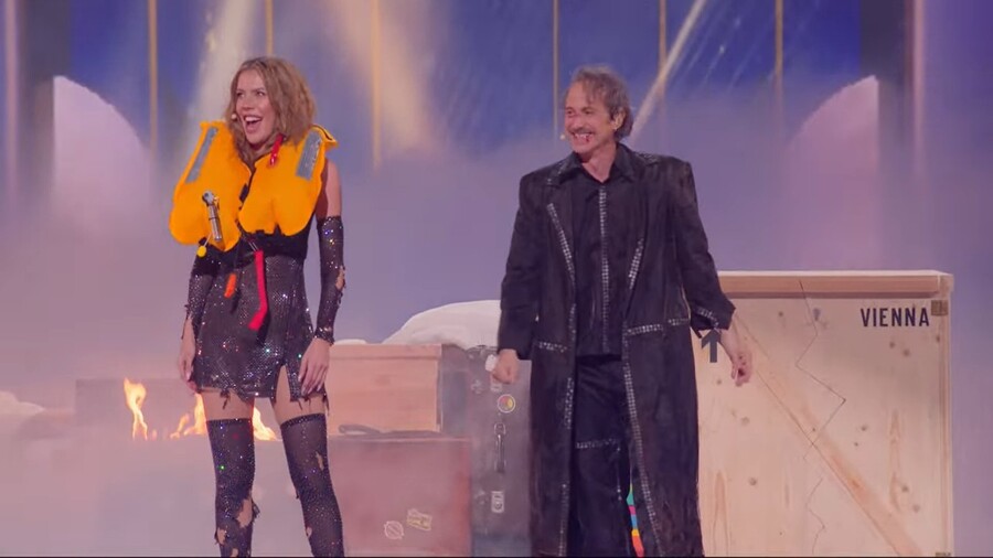 EUROVISION_B_HMITELIKOS_TROL_8e839.jpg