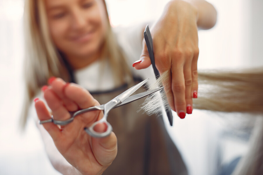 hairdresser-cut-hair-her-client-hair-salon_980c5.jpg