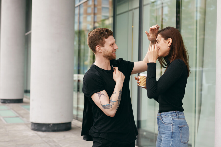 expressive-couple-posing-outdoor_f06e2.jpg