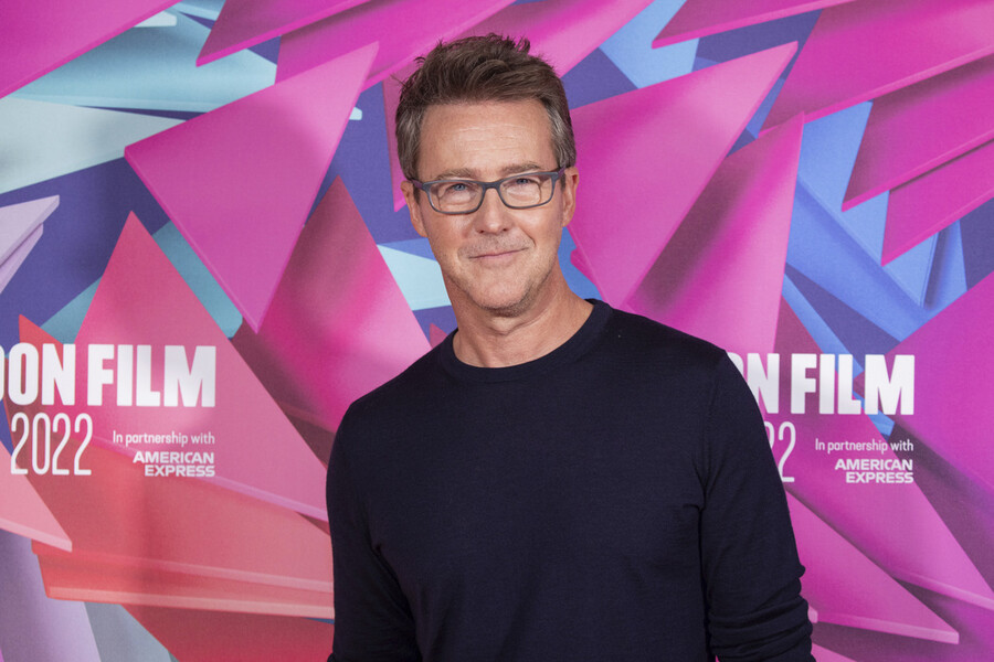 EDWARD_NORTON_POCAHONTAS_2_7d608.jpg