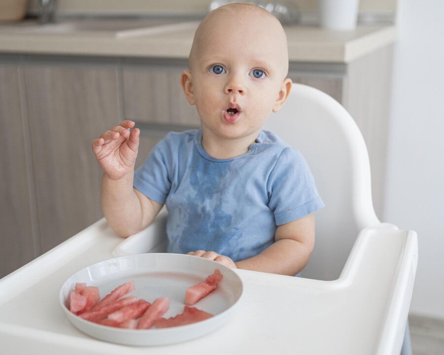 adorable-baby-playing-with-food_2_91abb.jpg
