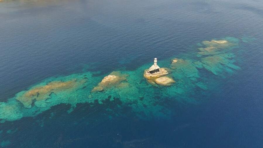 OPOU_YPARXEI_ELLADA_SYROS_5_16c25.jpg