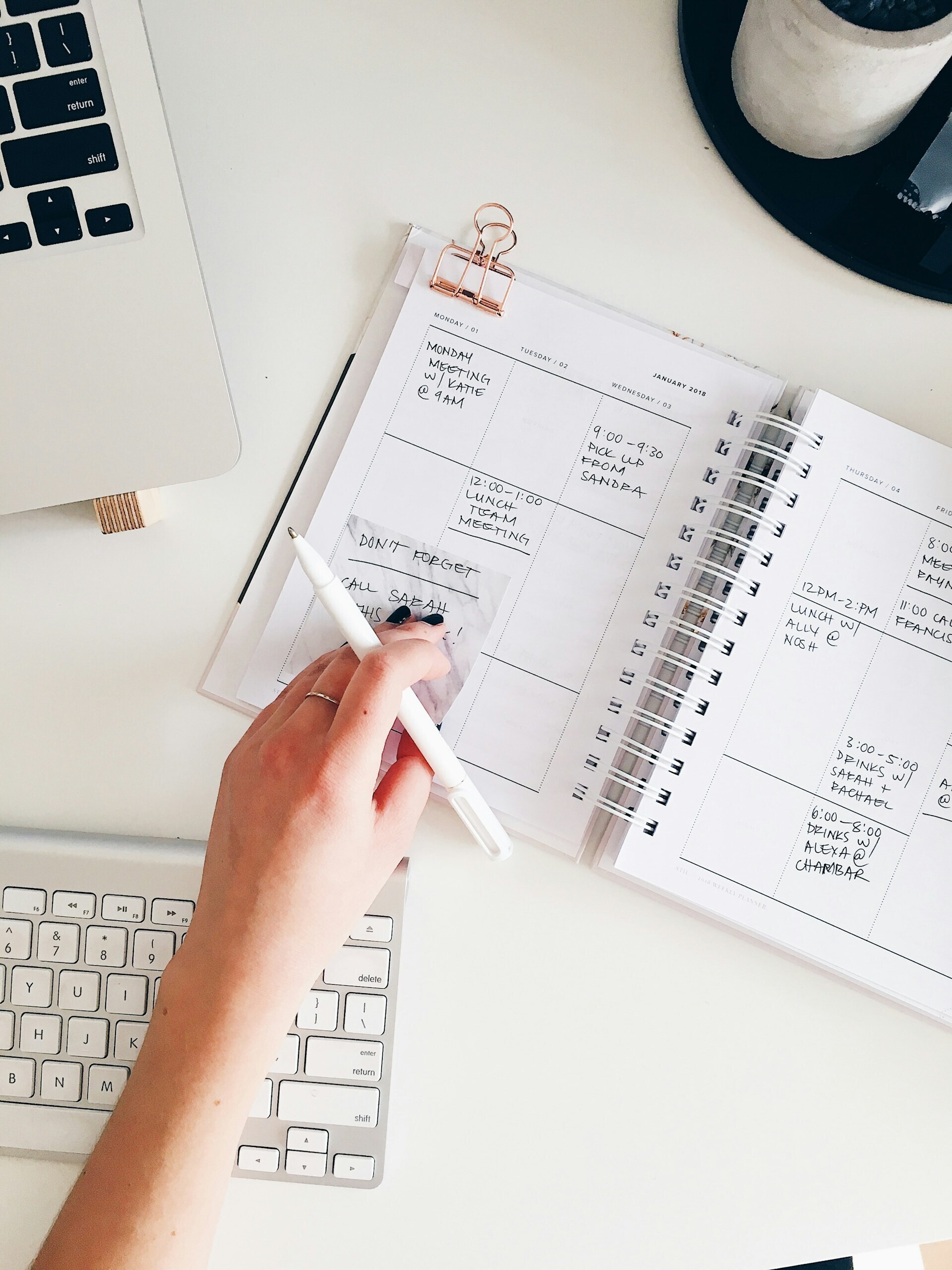 marissa grootes flRm0z3MEoA unsplash 0287f