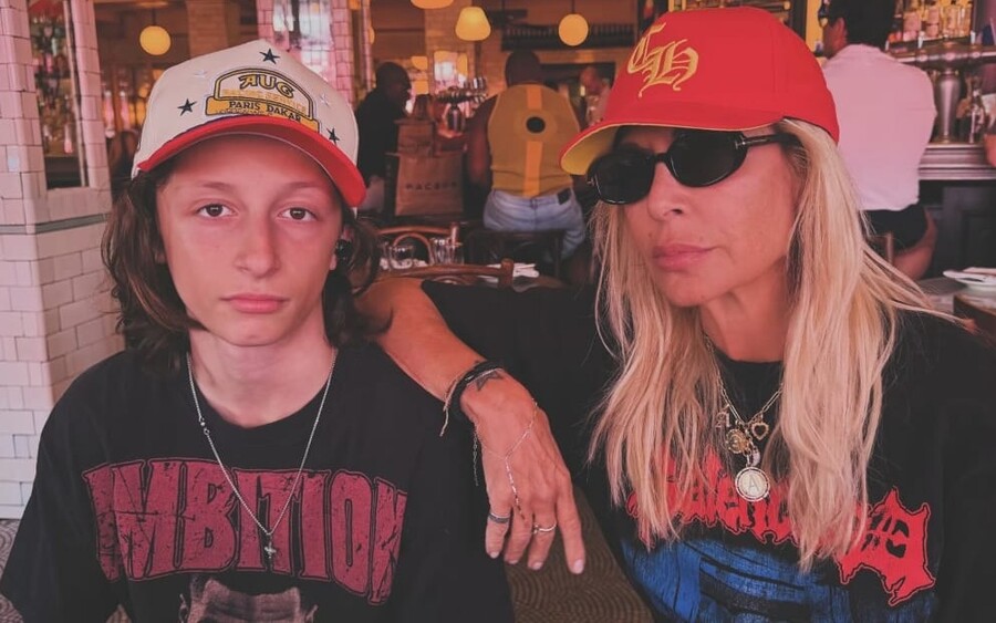 ANNA_VISSI_NEA_YORKI_2_0d4da.jpeg