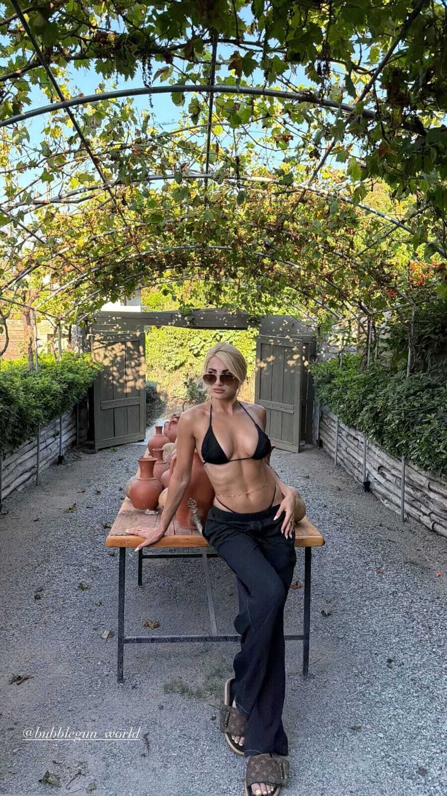 TOUNI_PARALIA_PARIS_FWTOGRAFIKI_3_acc92.jpeg