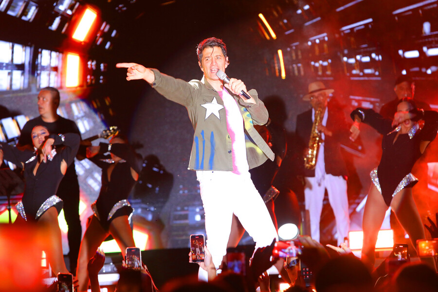 SAKIS_ROUVAS_TROLARISMA_3_ad796.jpg