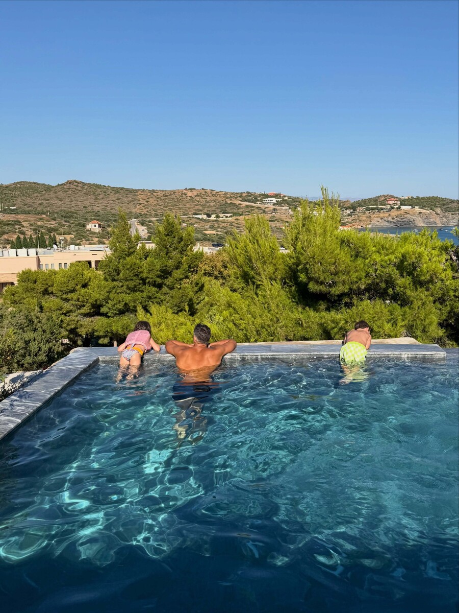 oikonomakou_kai_bruno_sounio_3_315de.jpg