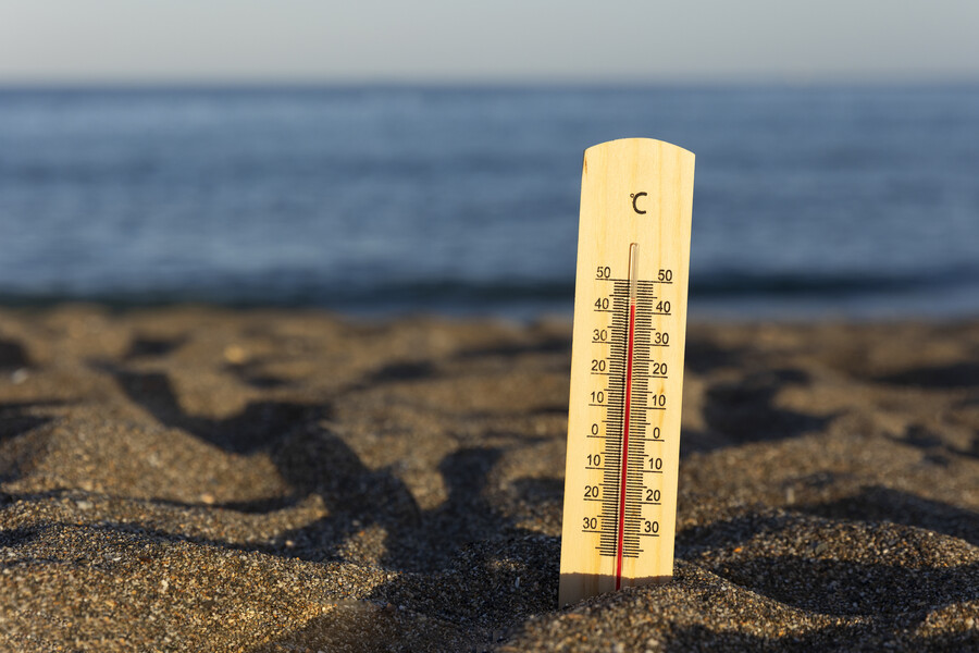 close-up-thermometer-showing-high-temperature_41d05.jpg
