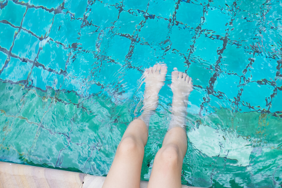 girl-relaxing-feet-with-water-pool_37223.jpg