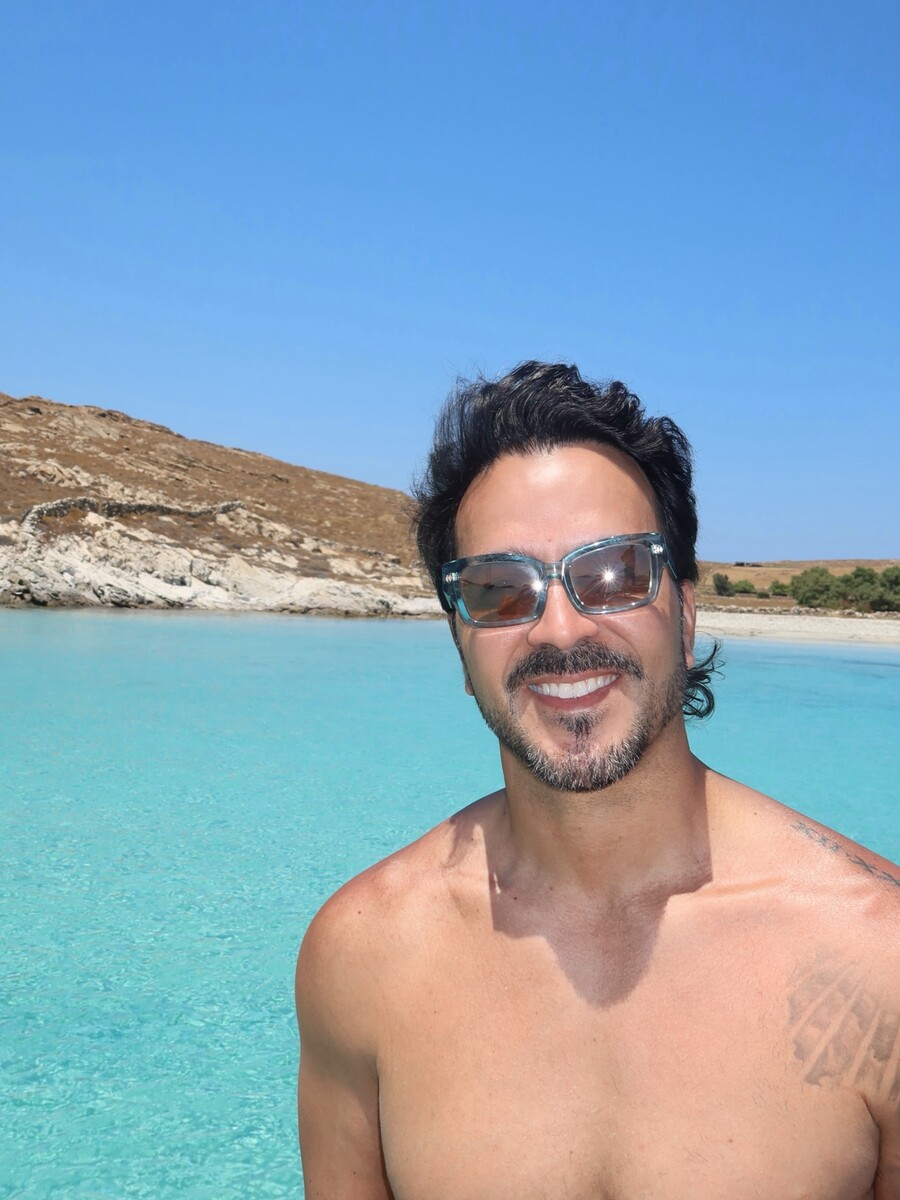luis_fonsi_kabanes_argyroy_3_62b92.jpg