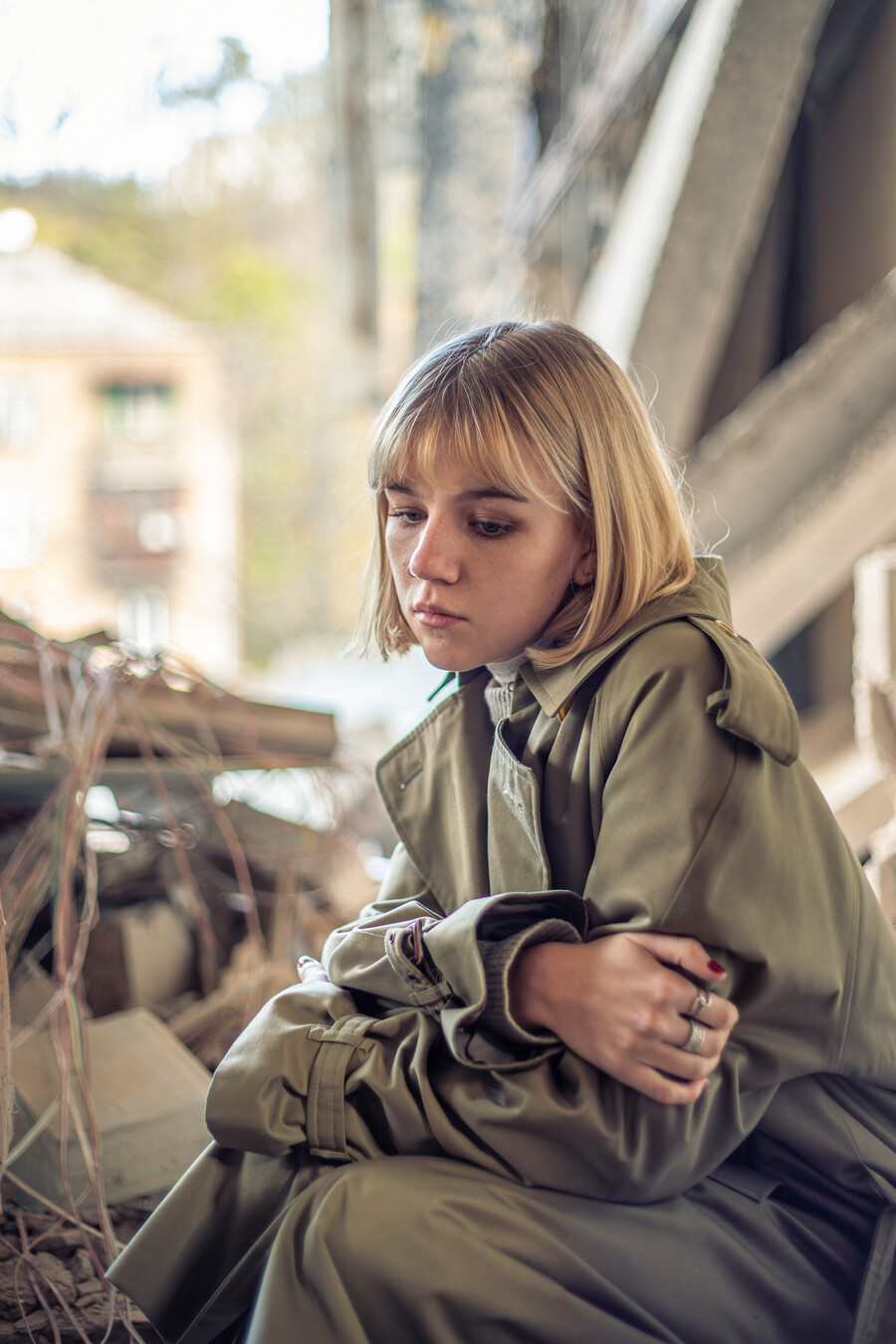 woman-near-house-destroyed-by-war-war-ukraine_b48a709b8416b224.jpg