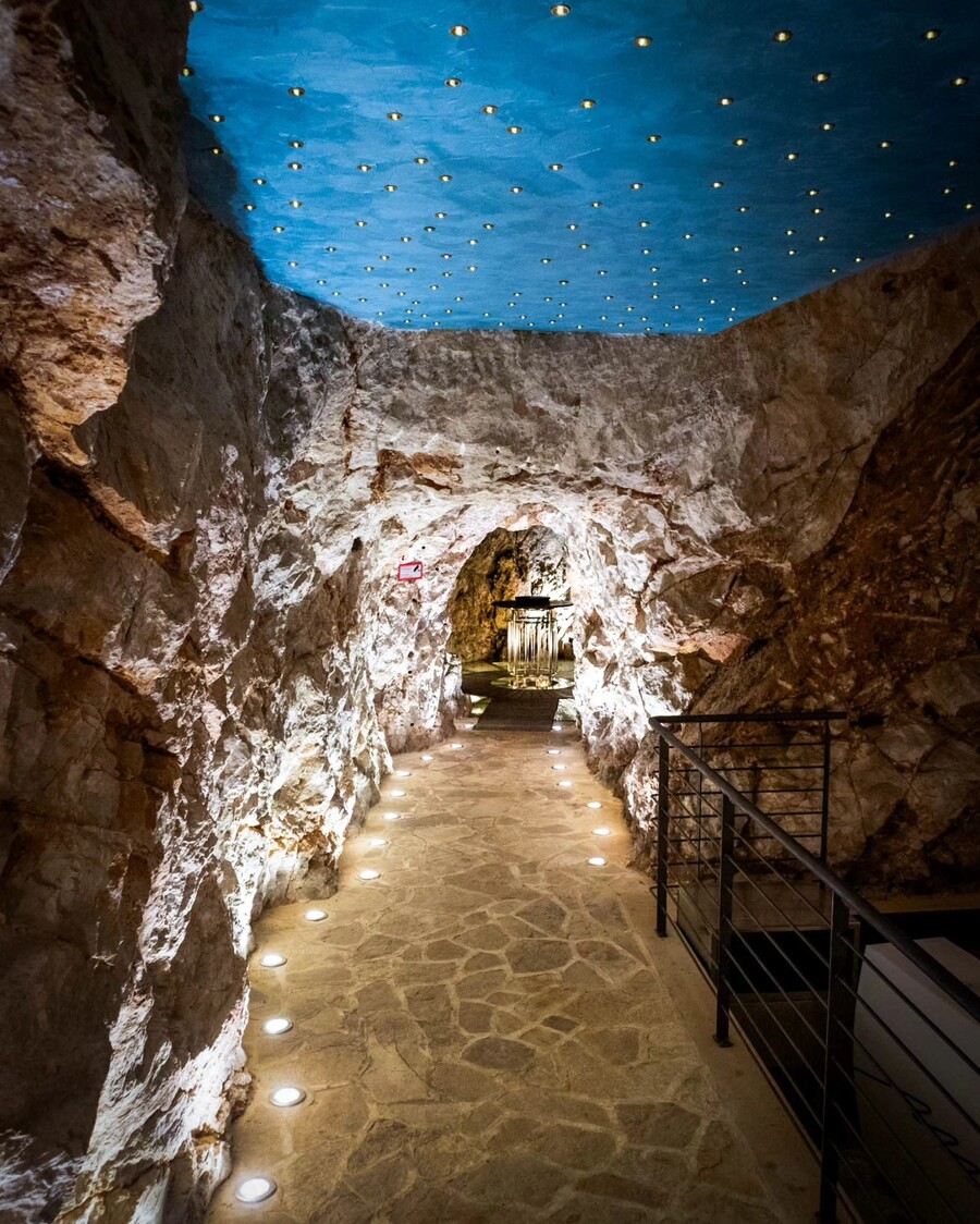 cave_bar_more_5_8a9e72f9fd8adb8e.jpg
