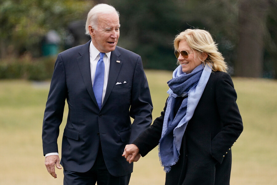 jill_and_joe_biden_4ae00b0e202445f2.jpg