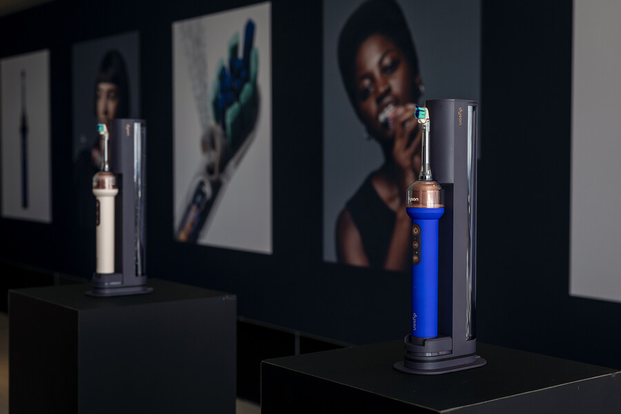 dyson_camerajet_2_8360ea56c92d1f56.jpg