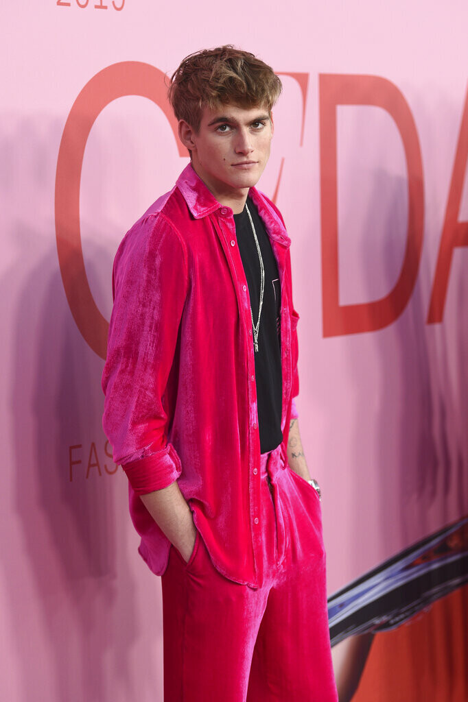 cindy_crawford_presley_gerber_kaia_gerber_1_961698aad01af815.jpg
