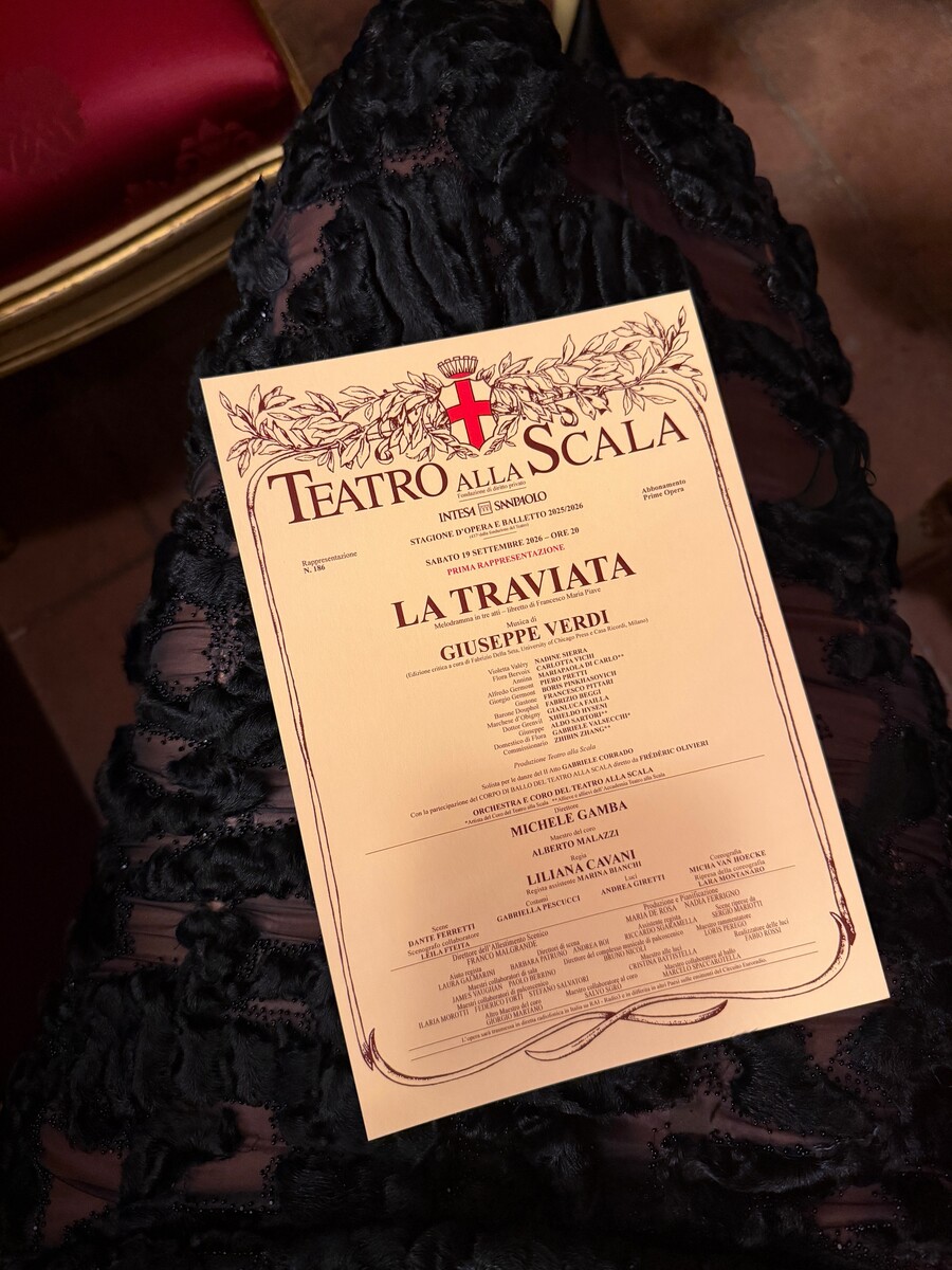 dua_lipa_scala_milano_6_9d1727370ac02886.jpg