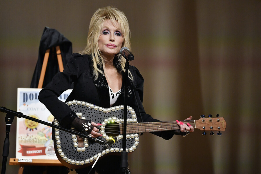 dolly_parton_4_78a2da1f6654327d.jpg