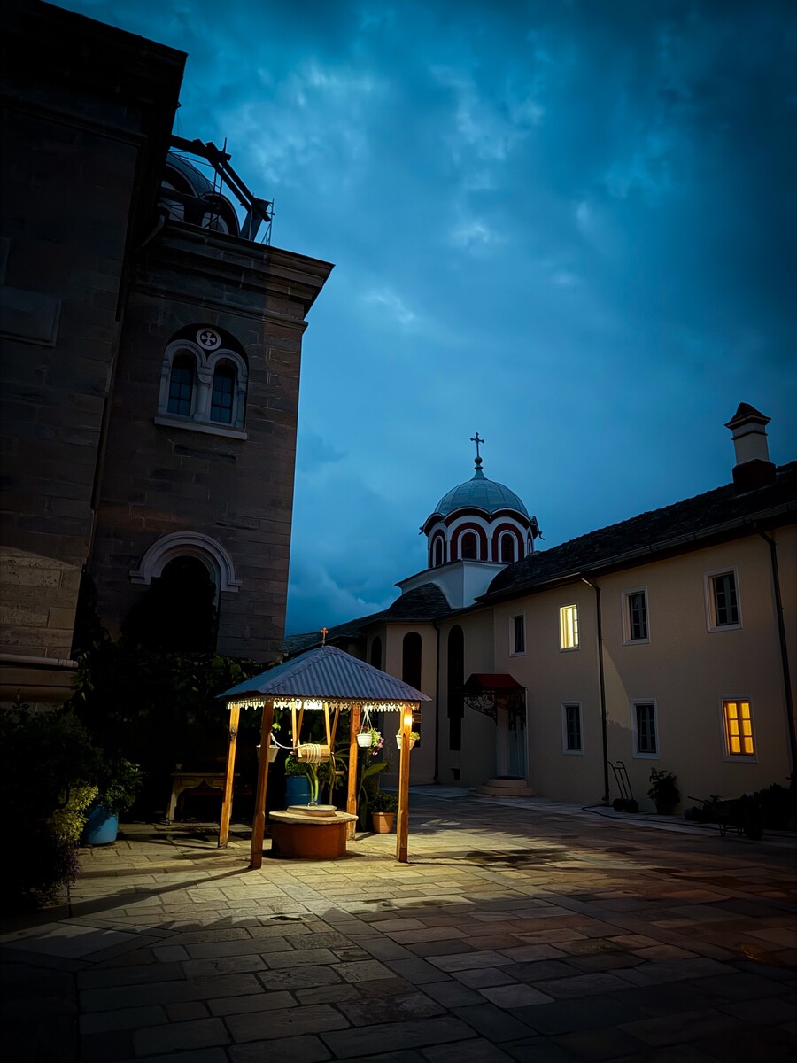 vrettos_agion_oros_6_e2817a8c51d47559.jpg