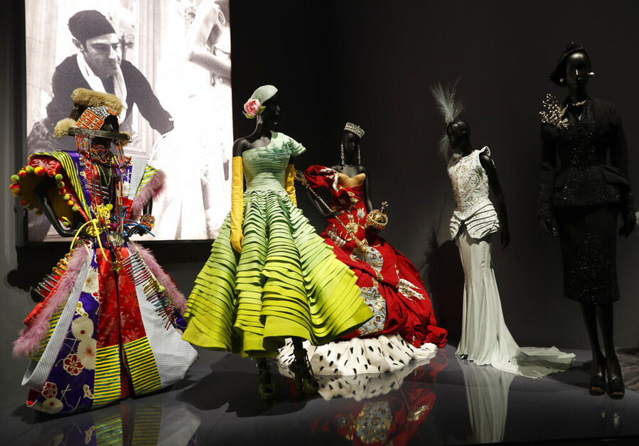john_galliano_4_f376261959603eb7.jpg