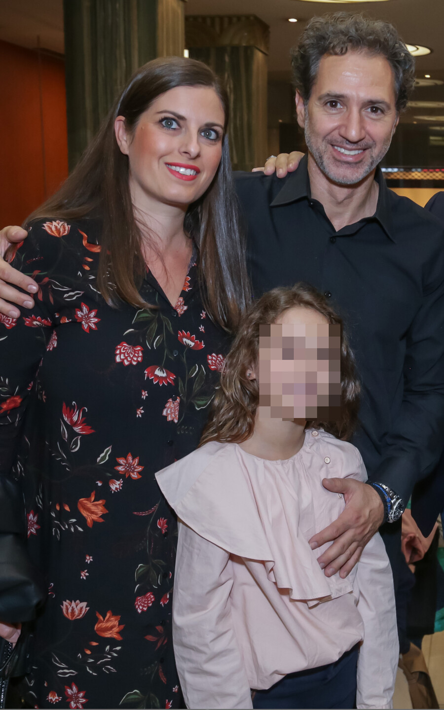 dimitris_kai_katerina_kokota_me_kori_14b0e2119f7f80a1.jpg